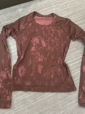 Lululemon Women's Long Sleeve Race Length Swifty Tech